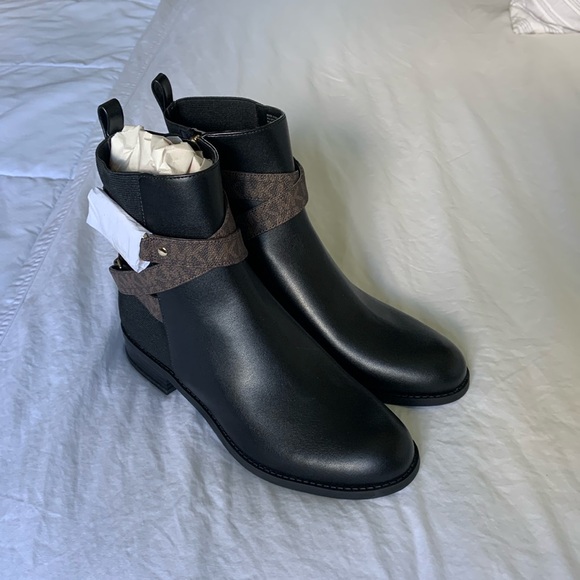 NWOT Michael Kors Rory Faux Leather Ankle Boots - Picture 1 of 14